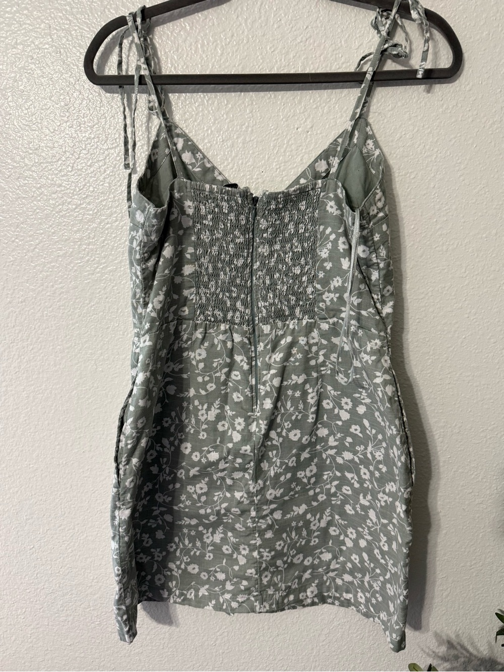 Abercrombie & Fitch Sage Floral Tie Strap Mini Dress Medium - Picture 2 of 2